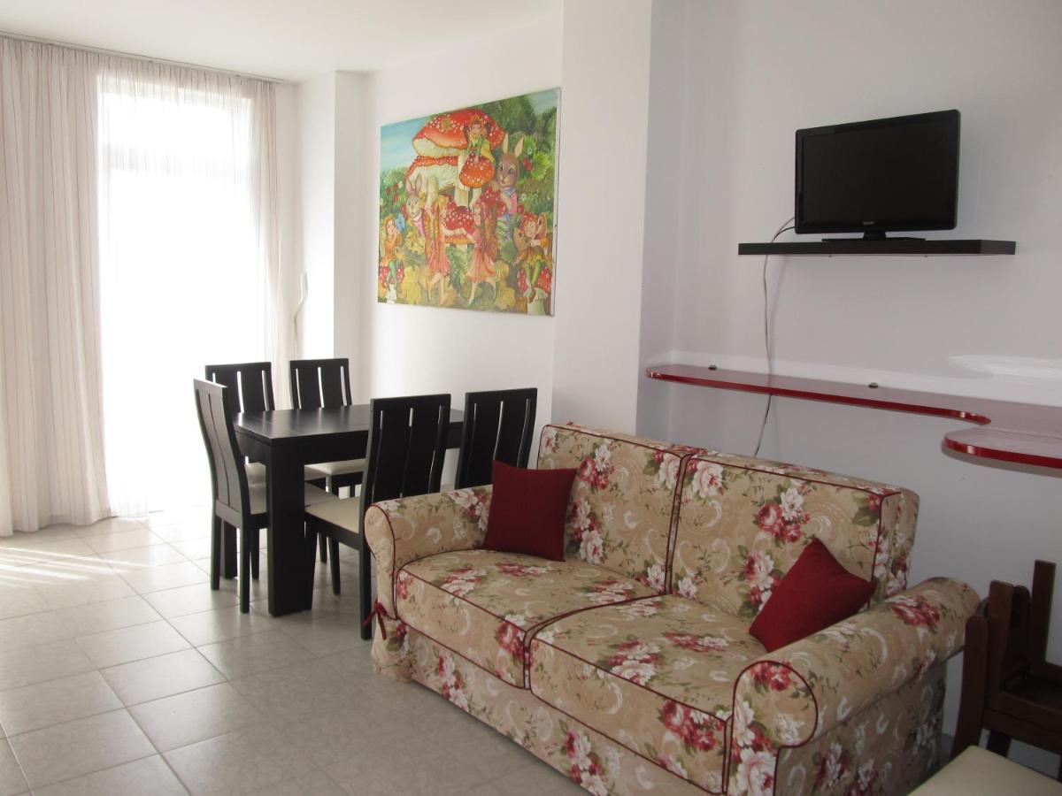 And In Cote D'azure Apartment